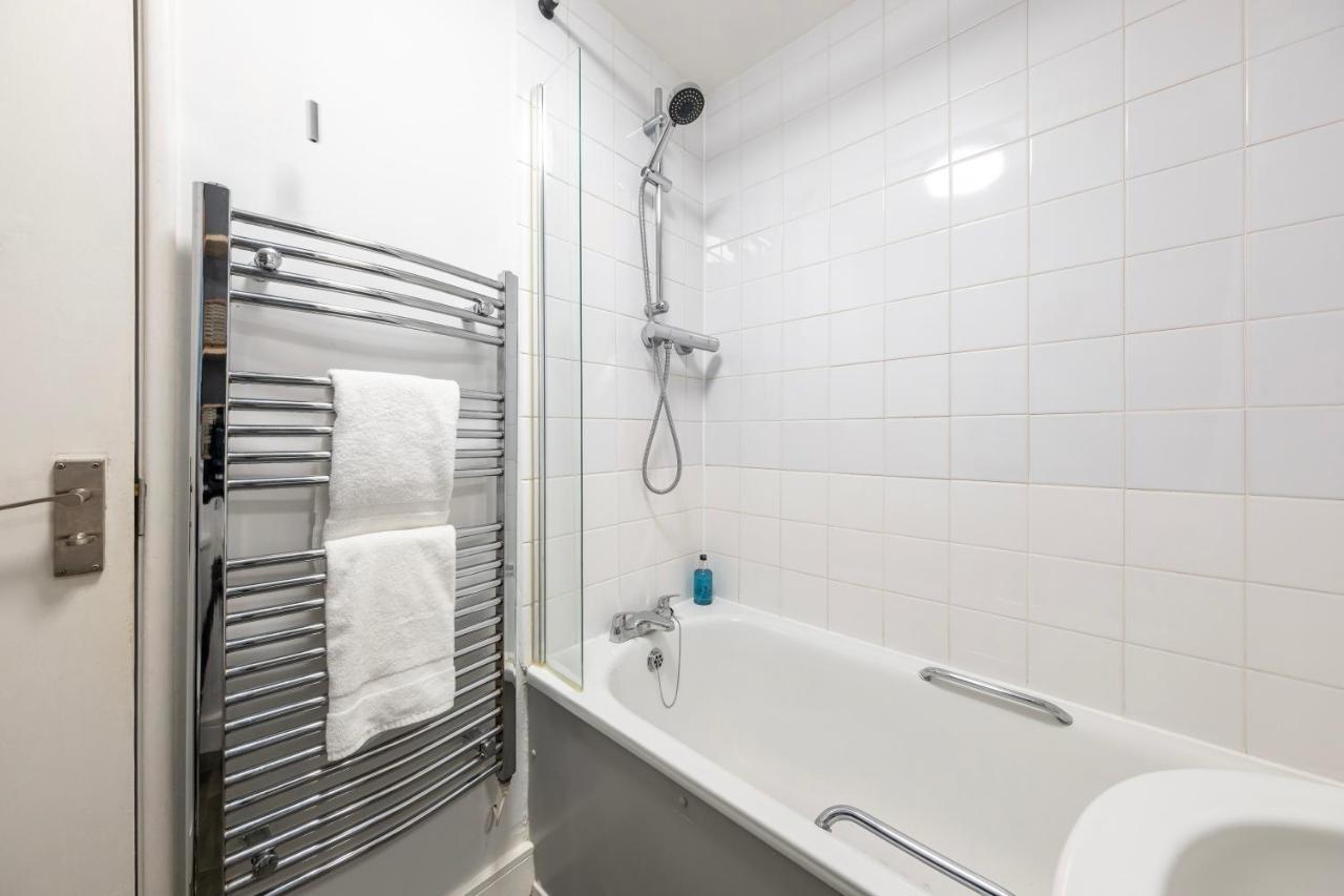 Super City Centre Apartment - Two Bedrooms, Perfect Location Bath Exterior photo